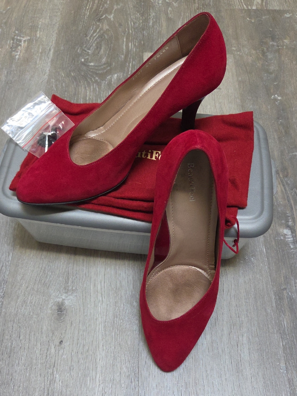 BeautiFeel Red Suede Pointed-Toe Pumps Sz 41. Black Patent Heel